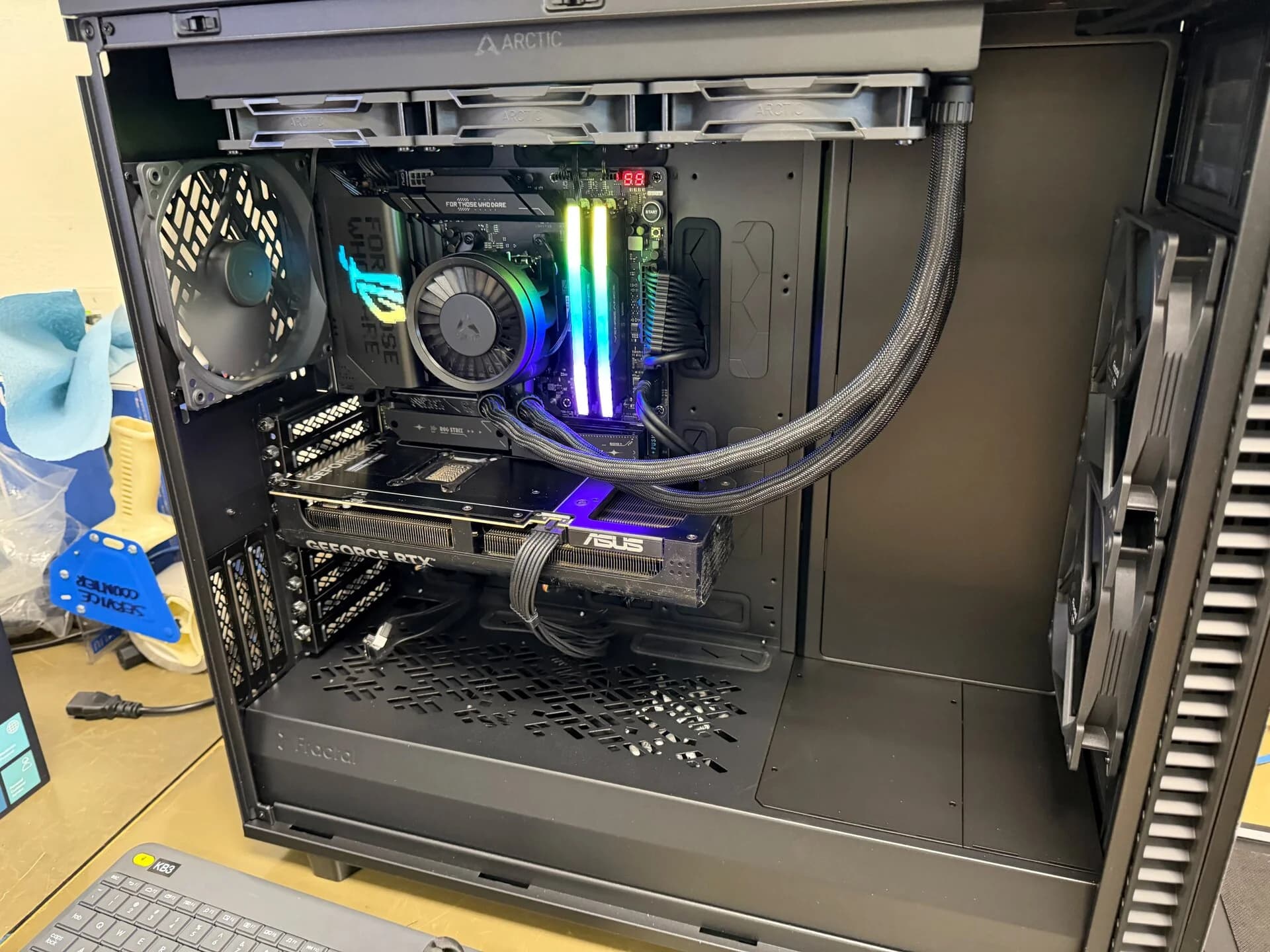 Internals - never cared for the RGB, the Corsair 32 GBs will be replaced with 64 GBs sticks