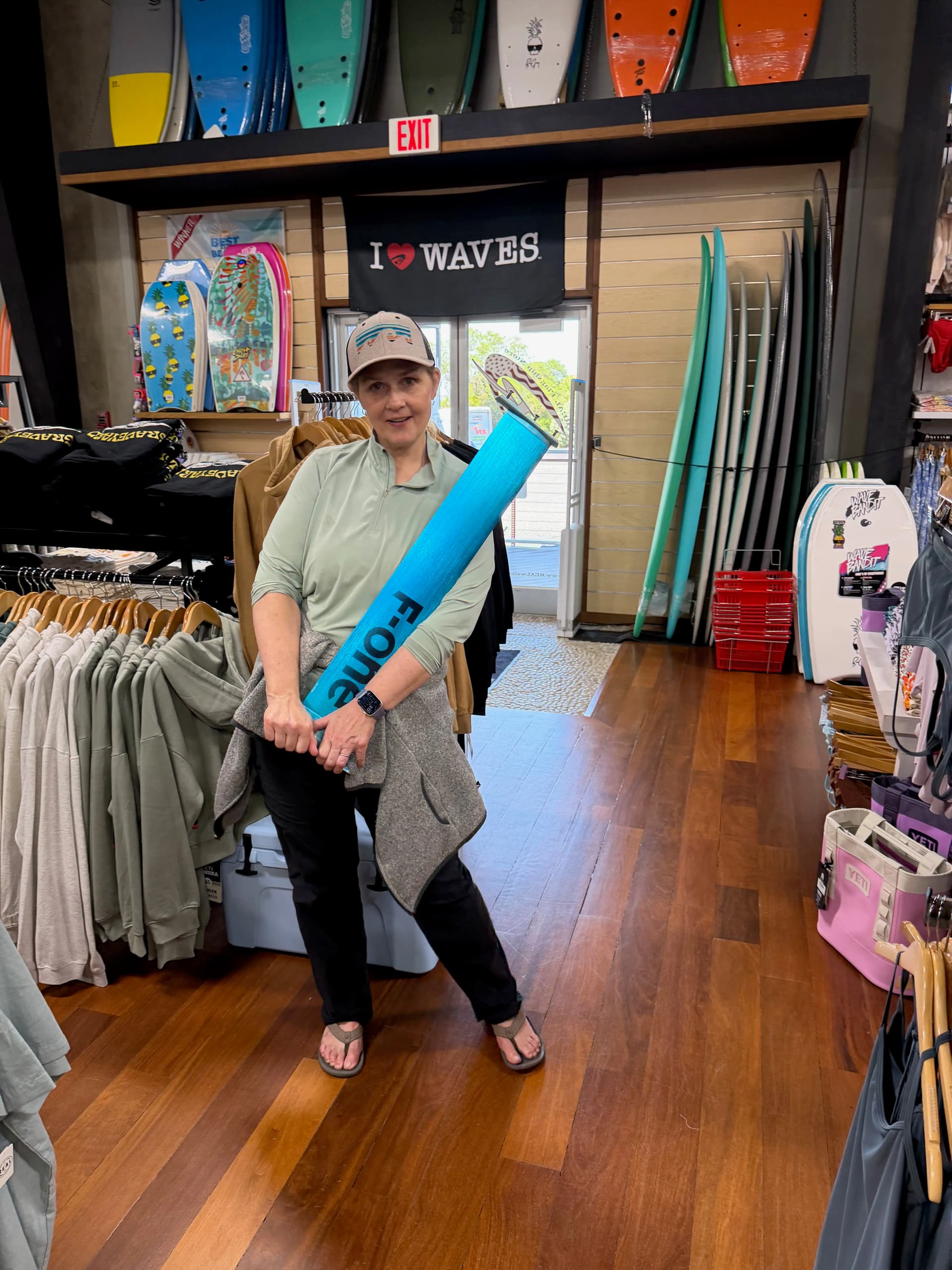 Kelly got a new F-One 75 cm aluminum foil mast