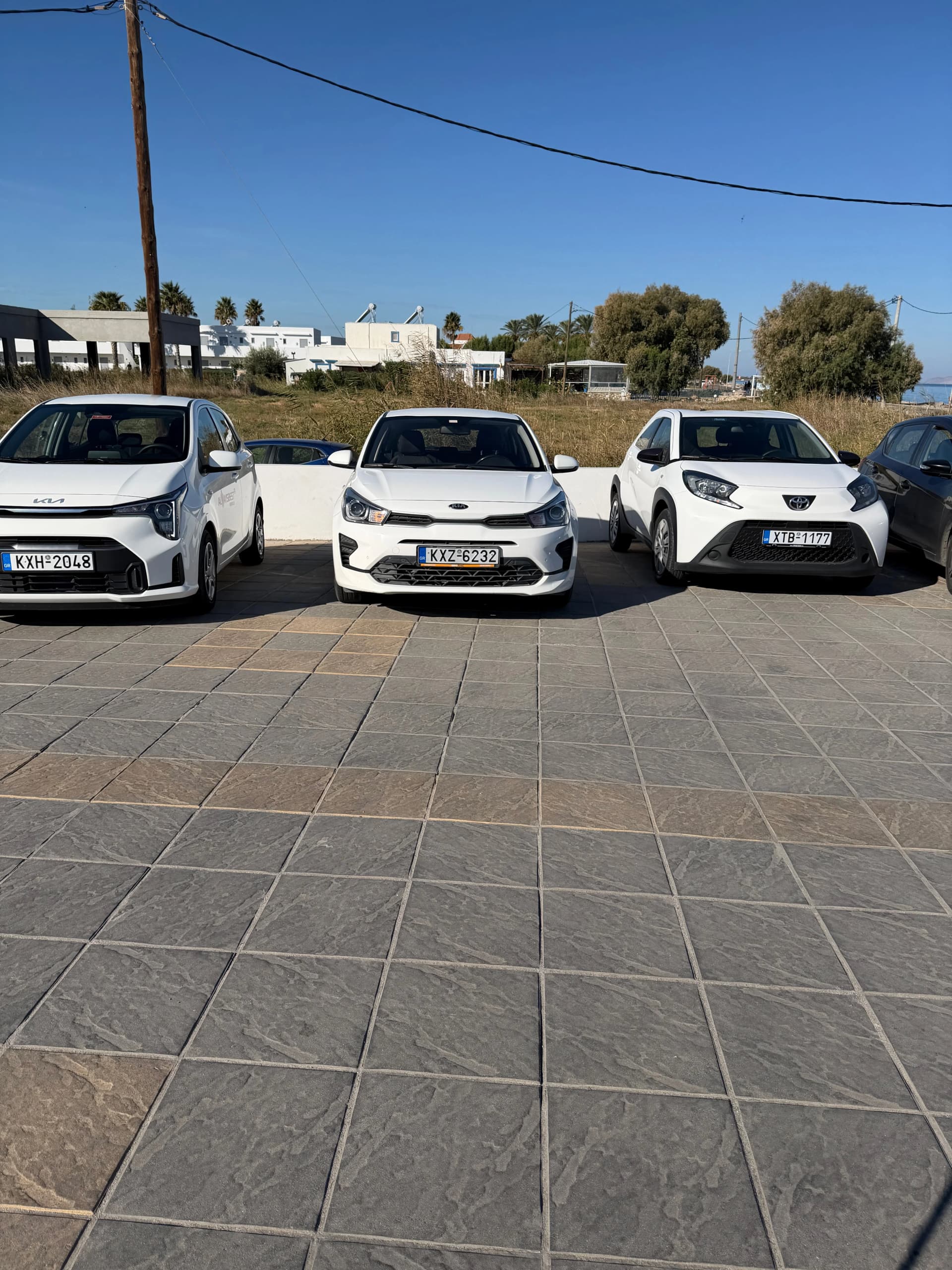 Rental car in the middle - Kia Reno 2023 stick shift