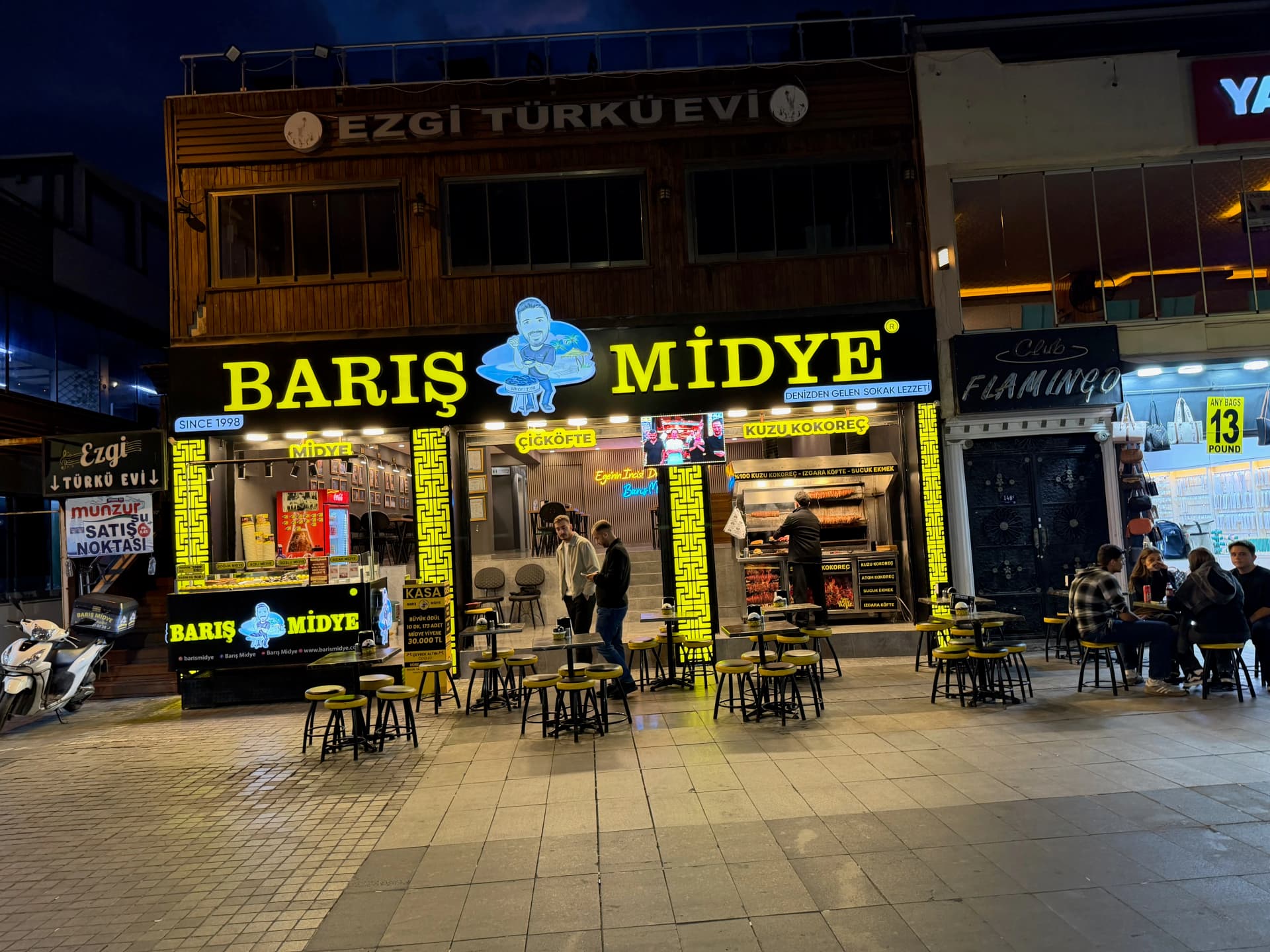 Baris Midye - mussels were good, kokorec not so much...