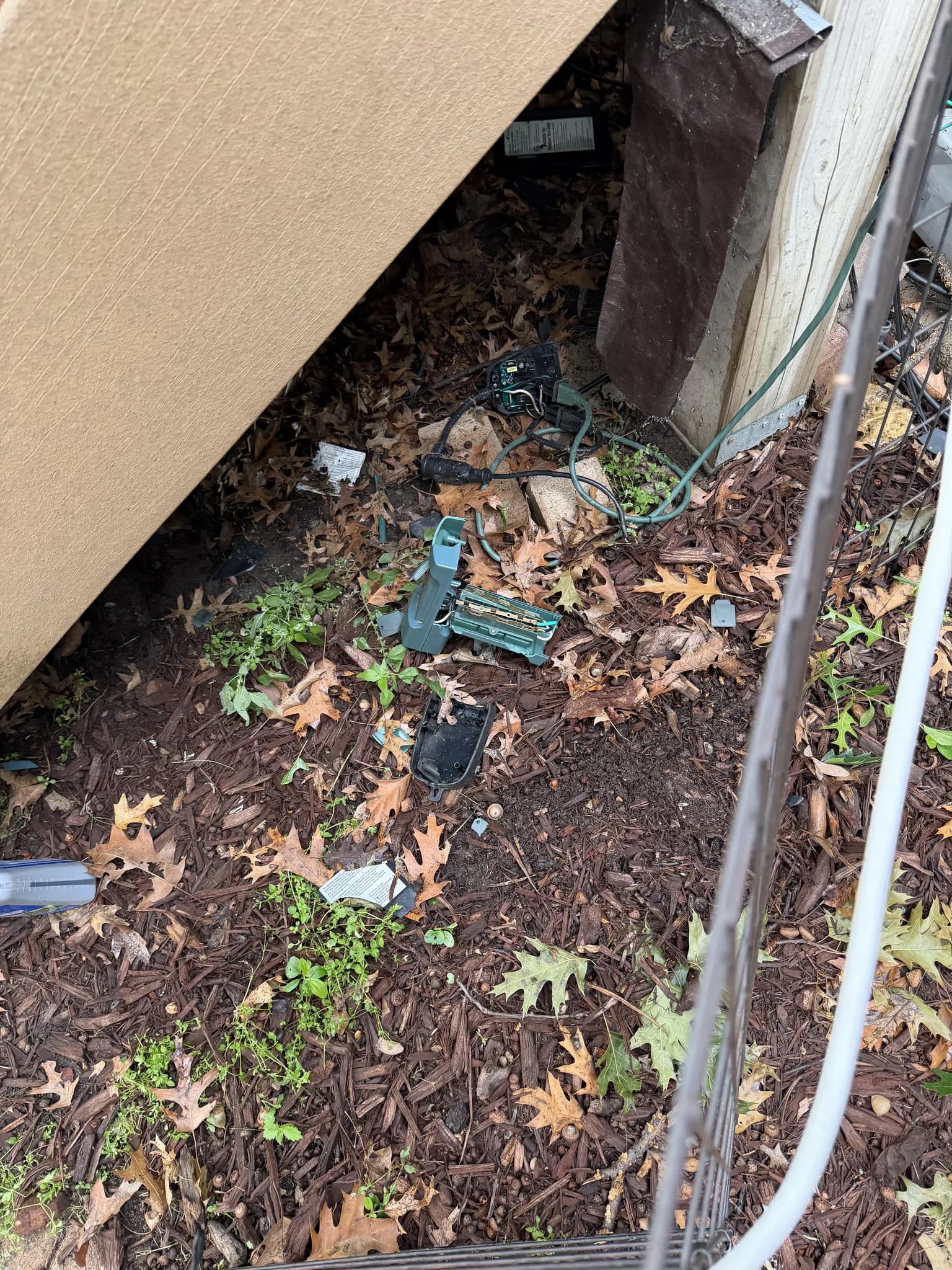 Aug 9, morning - broken outlet