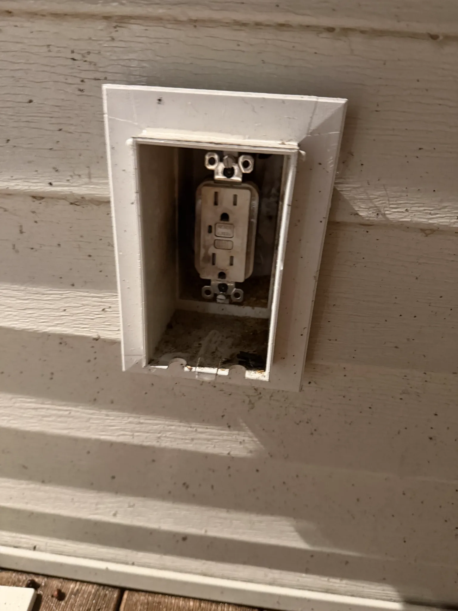 Aug 9, 03:52 - burned GFCI outlet