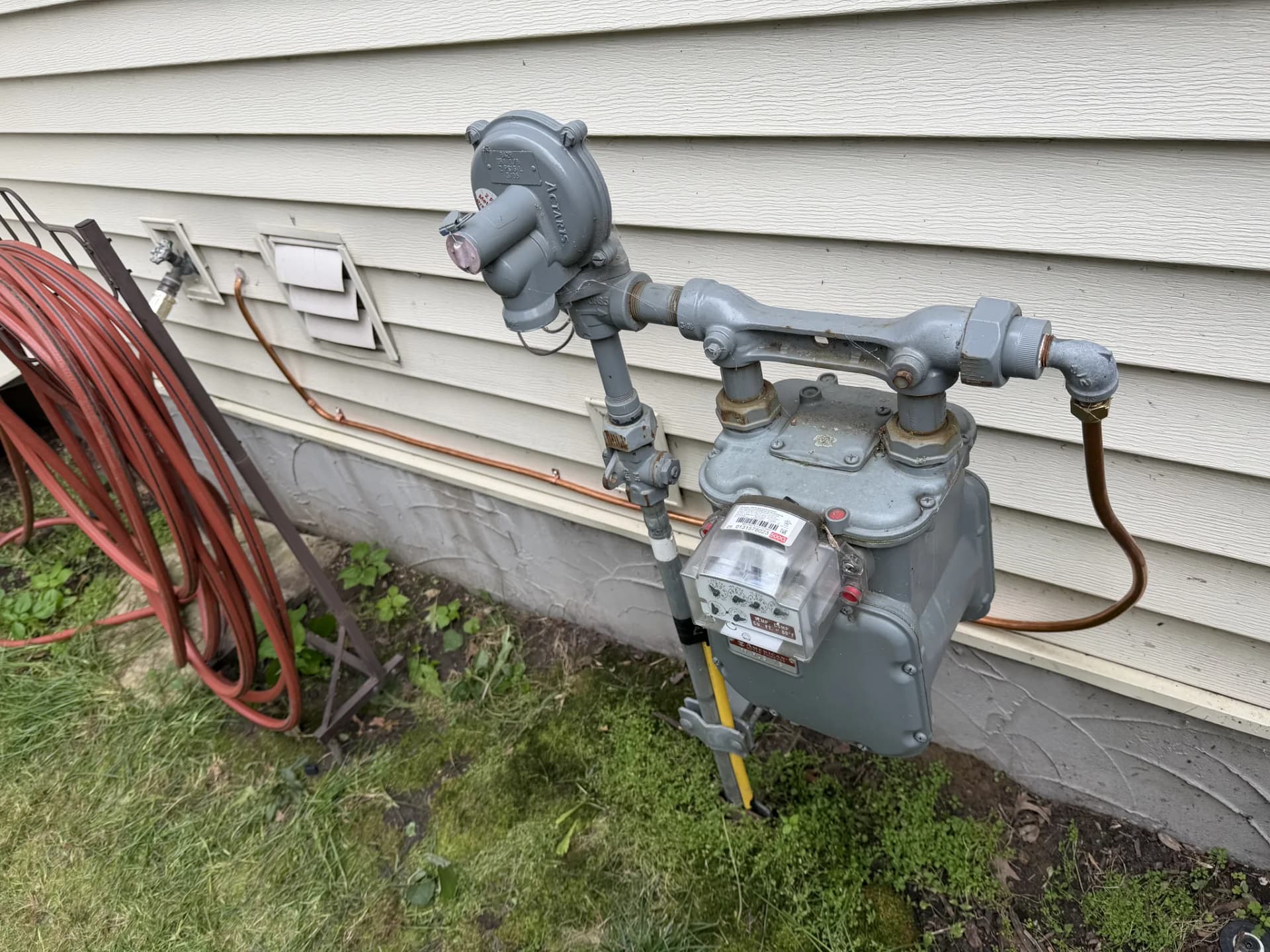 Aug 14, 16:39 - Rewired outside gas supply