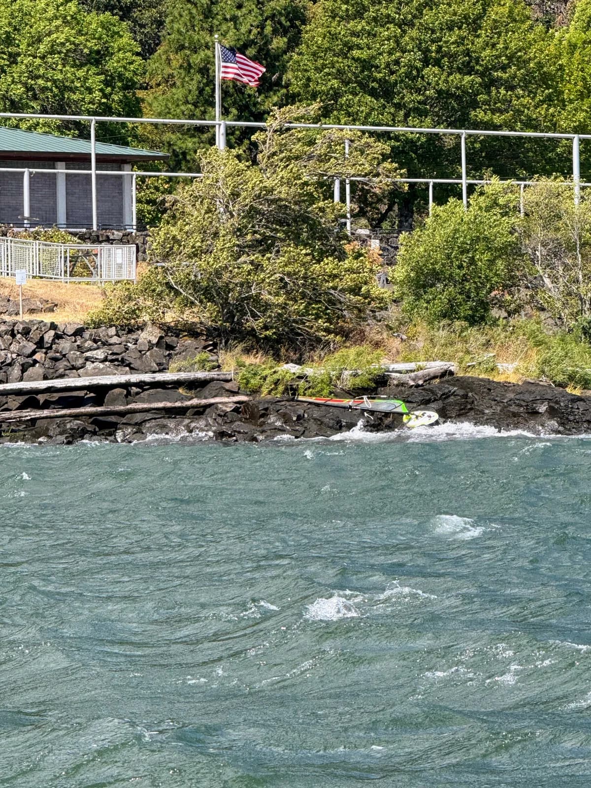 Rig spotted by Bob Stawicki on the rocks at the Hatchery