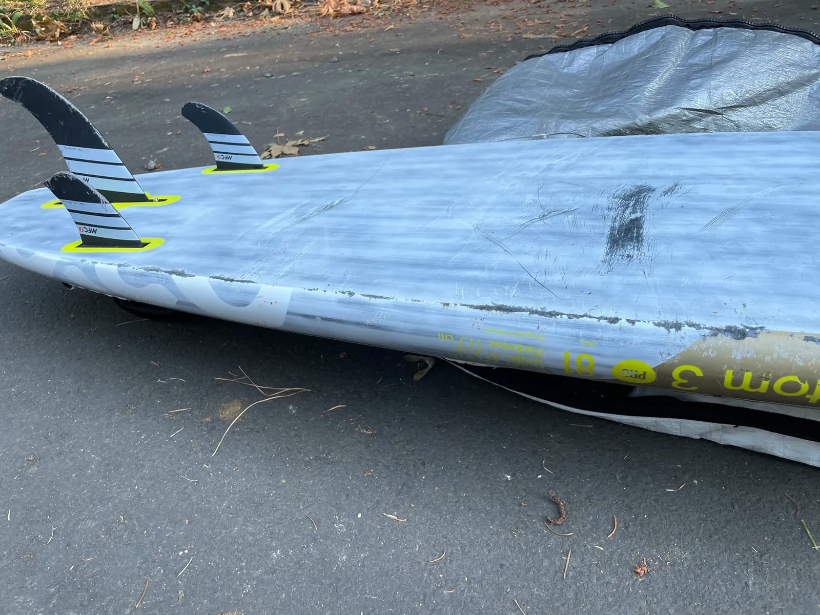 Larger picture of the scratches