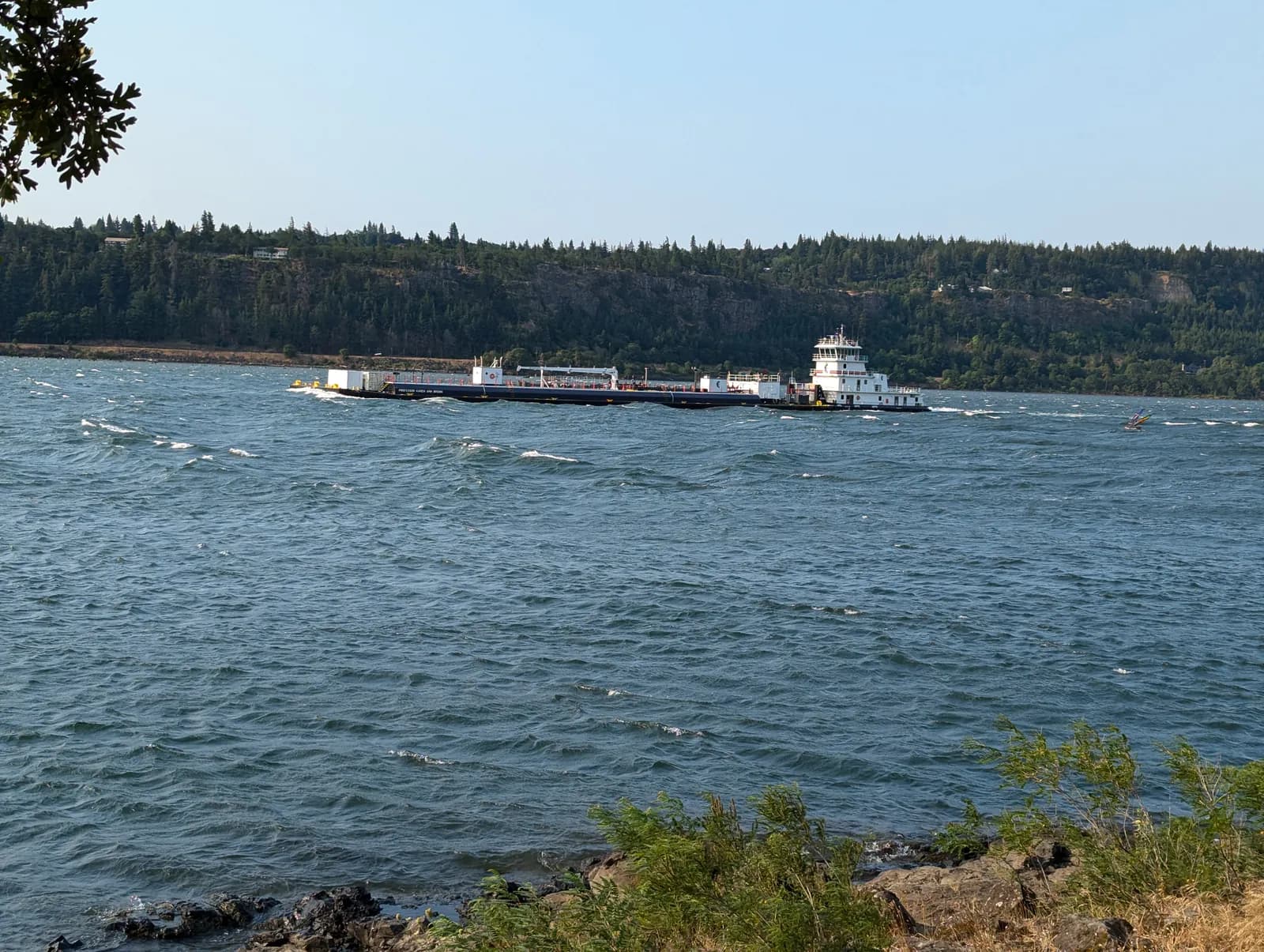 A passing barge at the Hatch